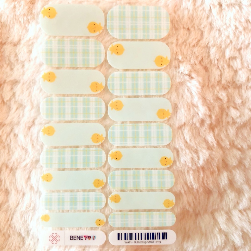 FULL SHEET: Jamberry ‘Buttercup Stroll’ nail wrap